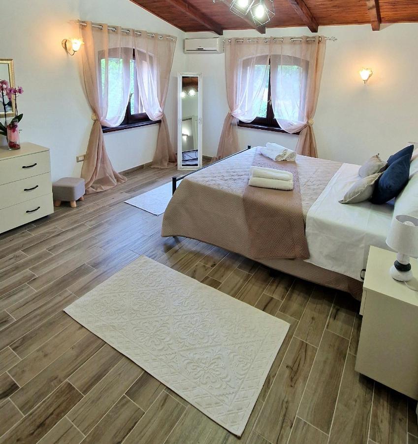La Corte Liberty Rosa Iglesias Extérieur photo